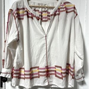 Roller Rabbit embroidered white top with button sleeves size small